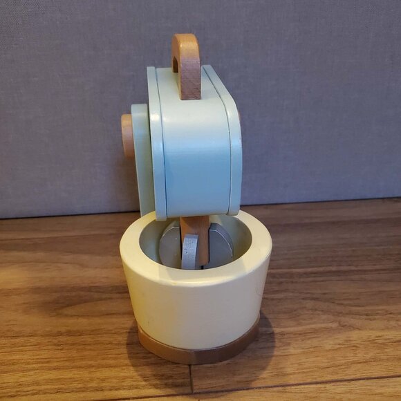 Le Toy Van Bakers Mixer Set Wooden Play Baking Mixer and Bowl - Picture 4 of 5